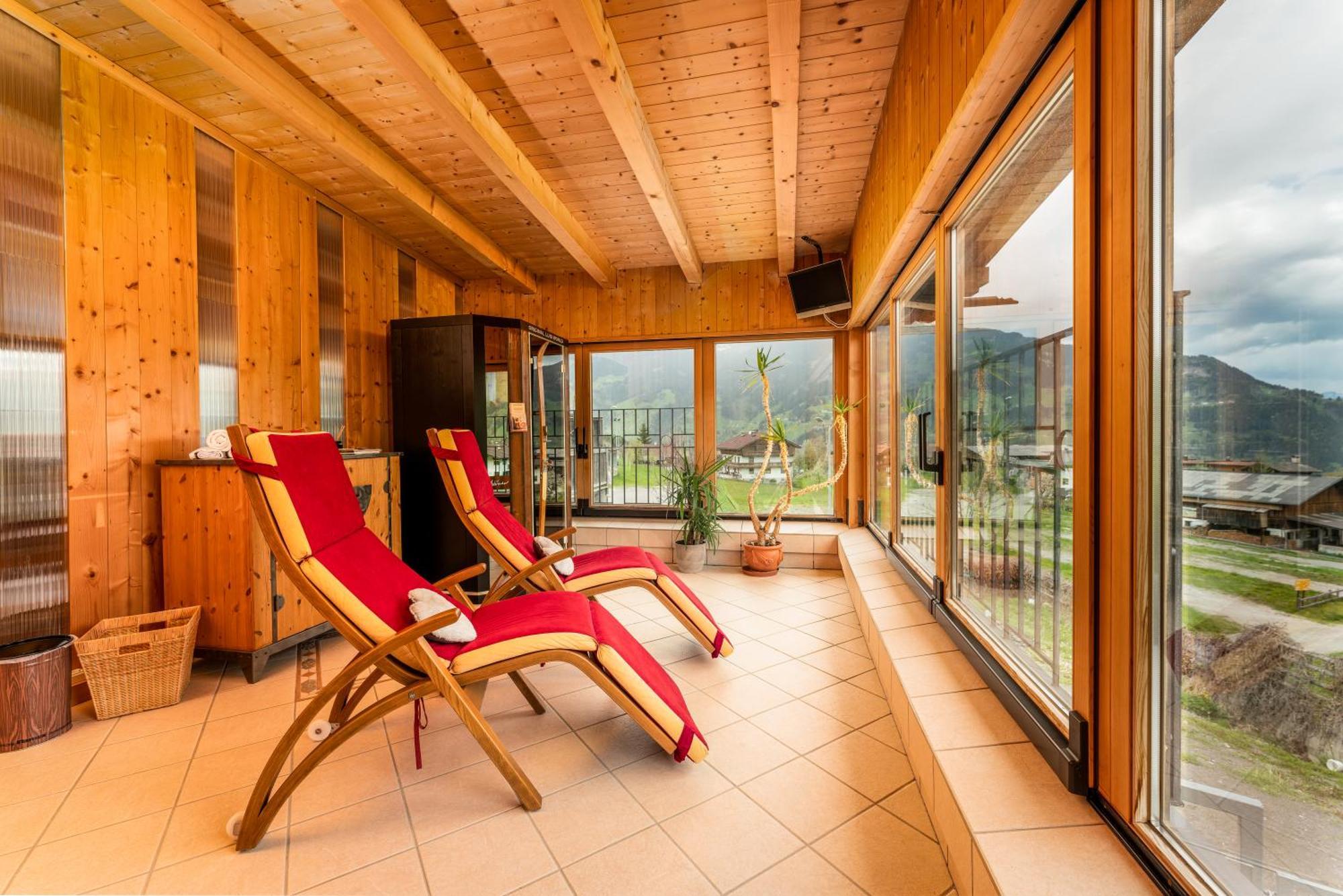 Alpen Wohlfuehlhotel Doerflwirt Хайнценберг Экстерьер фото